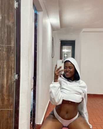 Afrolatina leaked private photo uncensored HD quality