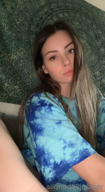 Alignedbykarissa leaked private photo uncensored HD quality