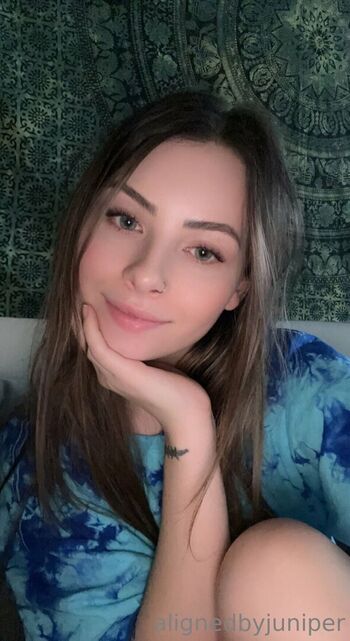 Alignedbykarissa leaked private photo uncensored HD quality