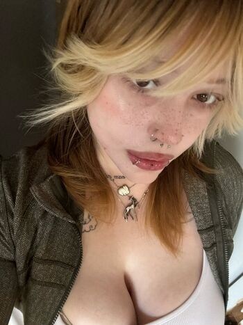 Alivegirlnare leaked private photo uncensored HD quality