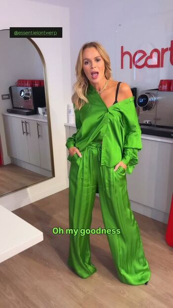 Amanda holden  page leaked private photo uncensored HD quality