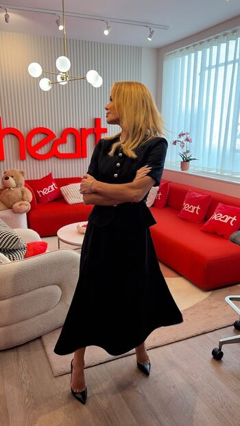 Amanda holden  page leaked private photo uncensored HD quality
