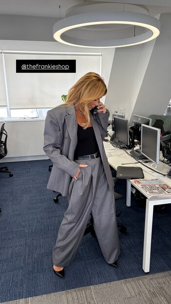 Amanda holden  page leaked private photo uncensored HD quality