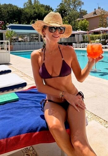 Amanda holden  page leaked private photo uncensored HD quality