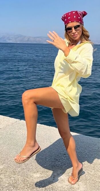 Amanda holden  page leaked private photo uncensored HD quality