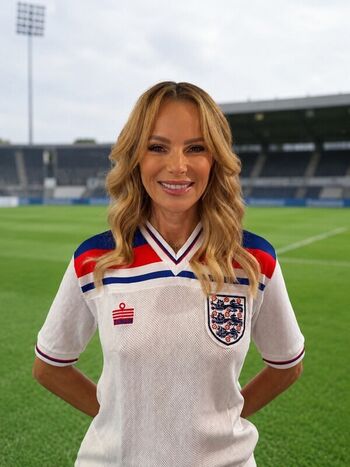 Amanda holden  page leaked private photo uncensored HD quality
