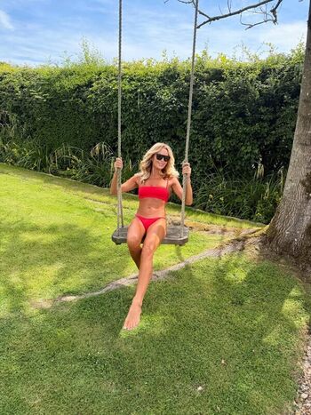 Amanda holden  page leaked private photo uncensored HD quality