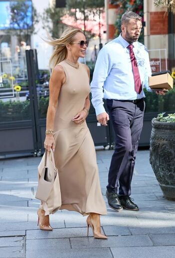 Amanda holden  page leaked private photo uncensored HD quality