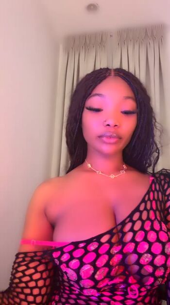Amateur streamers leaked private photo uncensored HD quality