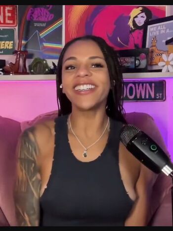 Amber reacts leaked private photo uncensored HD quality