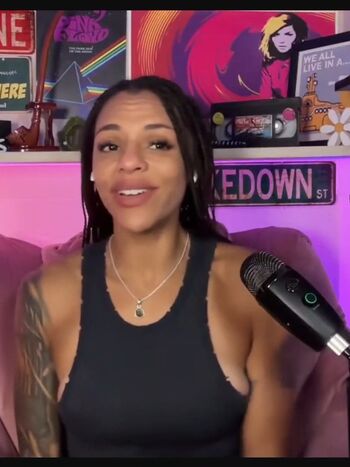 Amber reacts leaked private photo uncensored HD quality