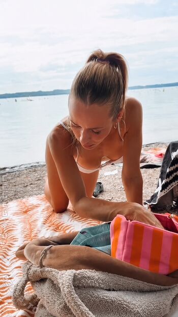 Annemarie carpendale page leaked private photo uncensored HD quality