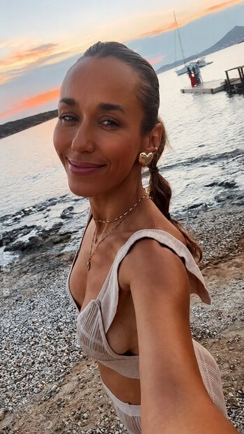 Annemarie carpendale page leaked private photo uncensored HD quality