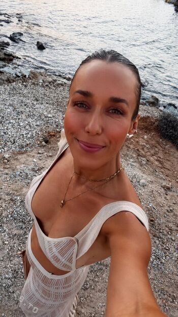 Annemarie carpendale page leaked private photo uncensored HD quality