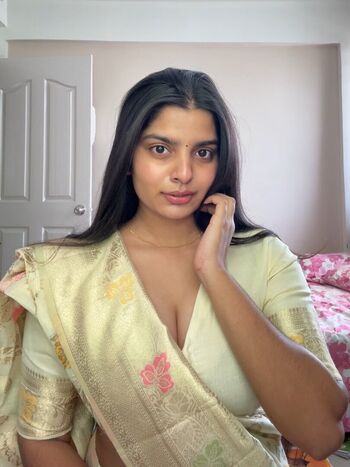 Anushka deokate page leaked private photo uncensored HD quality