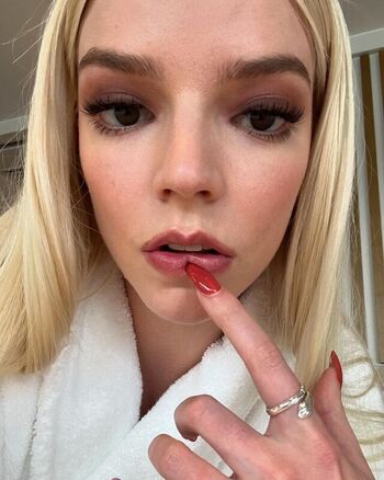 Anya taylor joy  page leaked private photo uncensored HD quality