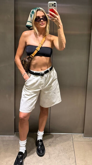 Ashley roberts page leaked private photo uncensored HD quality