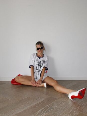 Ashley roberts page leaked private photo uncensored HD quality