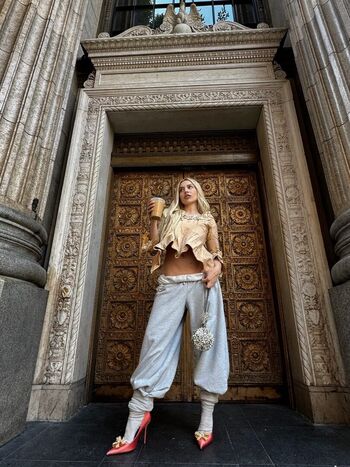 Ava max  page leaked private photo uncensored HD quality