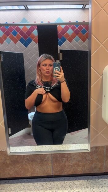 Averageallison leaked private photo uncensored HD quality