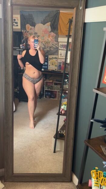 Averageallison leaked private photo uncensored HD quality