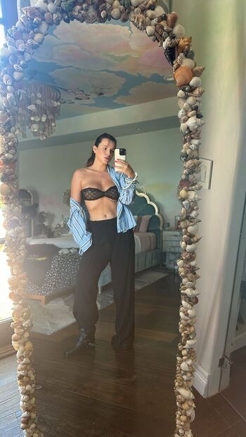 Bella thorne  page leaked private photo uncensored HD quality