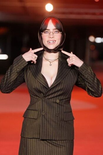 Billie eilish  page leaked private photo uncensored HD quality