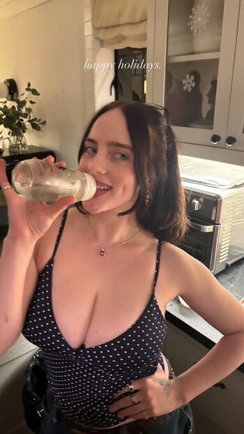 Billie eilish  page leaked private photo uncensored HD quality