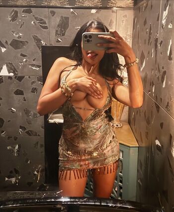 Bollywoodtrapqueen page leaked private photo uncensored HD quality