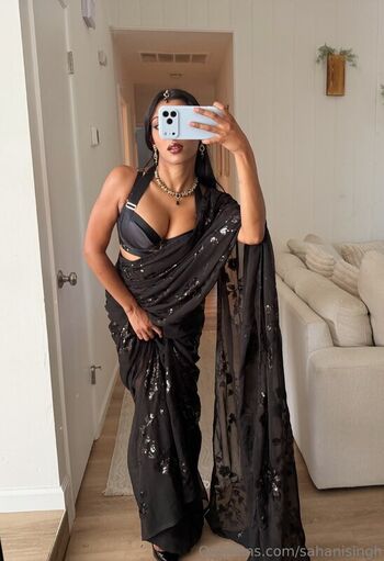 Bollywoodtrapqueen page leaked private photo uncensored HD quality