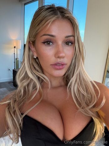 Breckie hill leaked private photo uncensored HD quality