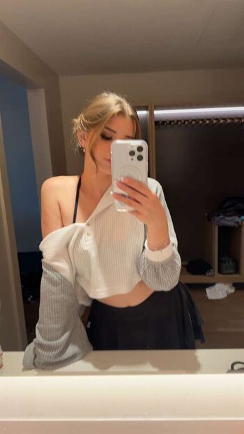 Brooke monk  page leaked private photo uncensored HD quality