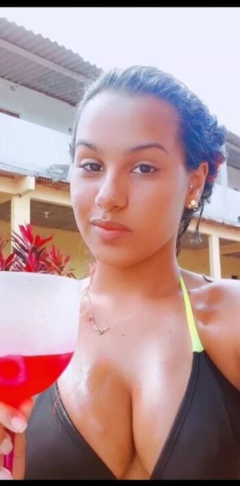 Camilaferreirai page leaked private photo uncensored HD quality