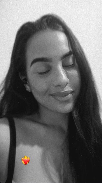 Camilaferreirai page leaked private photo uncensored HD quality