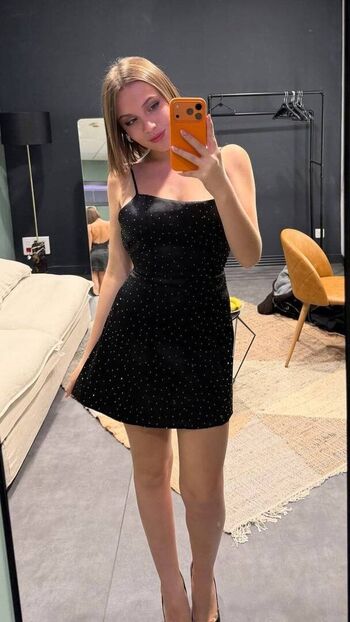 Carla lazzari page leaked private photo uncensored HD quality
