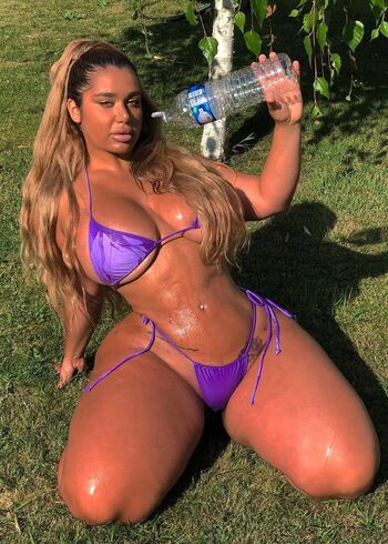 Carmela habibi leaked private photo uncensored HD quality