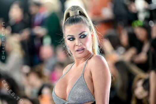 Carmen electra  page leaked private photo uncensored HD quality