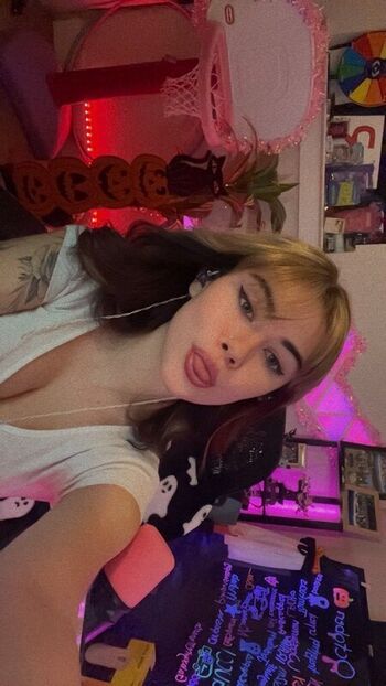 Carmi warmy leaked private photo uncensored HD quality