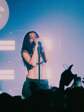 Charli xcx  page leaked private photo uncensored HD quality