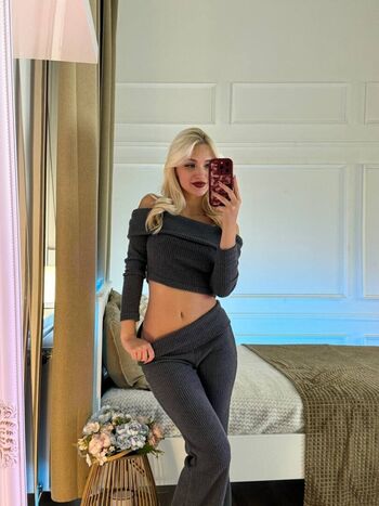 Chloecoral leaked private photo uncensored HD quality