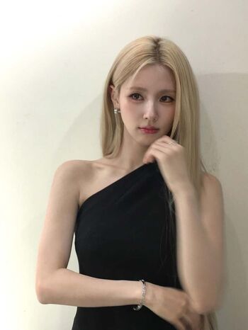 Cho mi yeon page leaked private photo uncensored HD quality