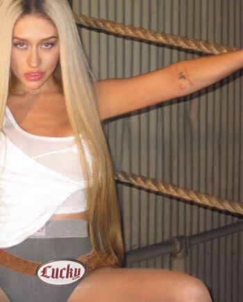 Christina aguilera  page leaked private photo uncensored HD quality