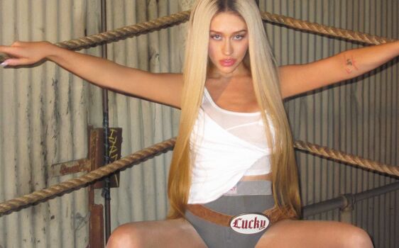 Christina aguilera  page leaked private photo uncensored HD quality