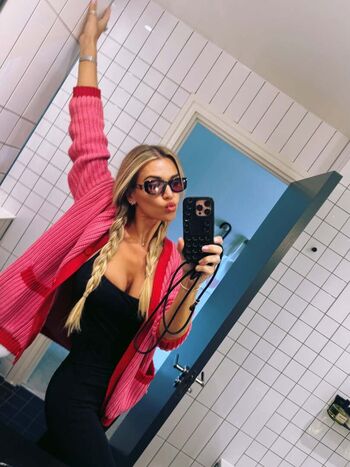 Christine mcguinness  page leaked private photo uncensored HD quality