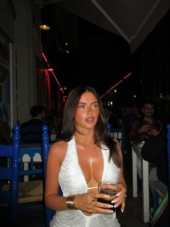 Clarissa bea page leaked private photo uncensored HD quality