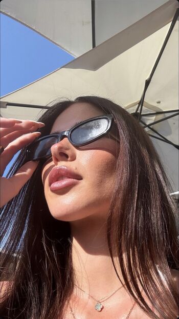 Clarissa bea page leaked private photo uncensored HD quality