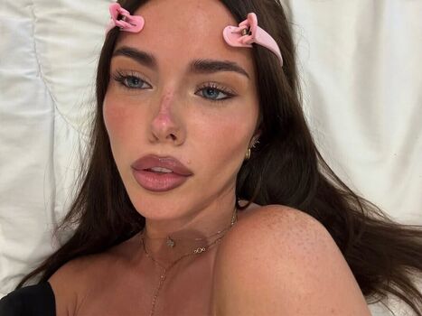 Clarissa bea page leaked private photo uncensored HD quality