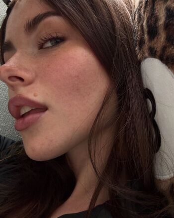 Clarissa bea page leaked private photo uncensored HD quality