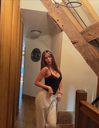 Clarissa bea page leaked private photo uncensored HD quality