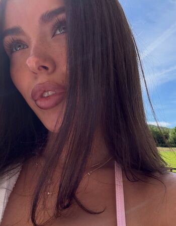 Clarissa bea page leaked private photo uncensored HD quality